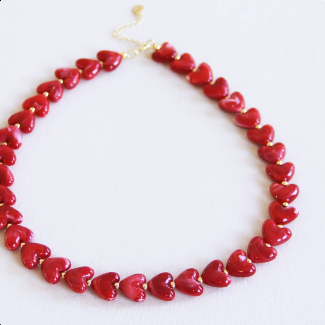 Kralenketting van hartjeshars - rood
